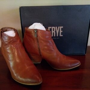 Frye Reina Leather Boots Booties Cognac Tan Brown Size 10